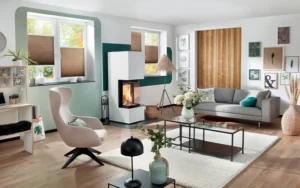 Moderner Kaminofen im Wohnraum mit Sichtfeuer